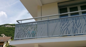 Athys
Garde-corps filant remplissages verre, tôle perforée ou tôle laser